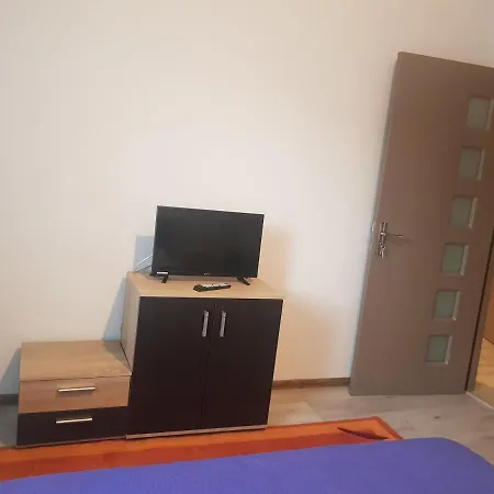 Cu 2 Situat La 5 Minute De Statiunea Mamaia アパート コンスタンツァ