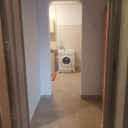 Modern 2-Bedroom Apartment Near Mamaia Beach
